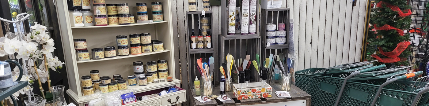 <span>Fully Stocked Nursery<br>Annuals & Baskets</span>